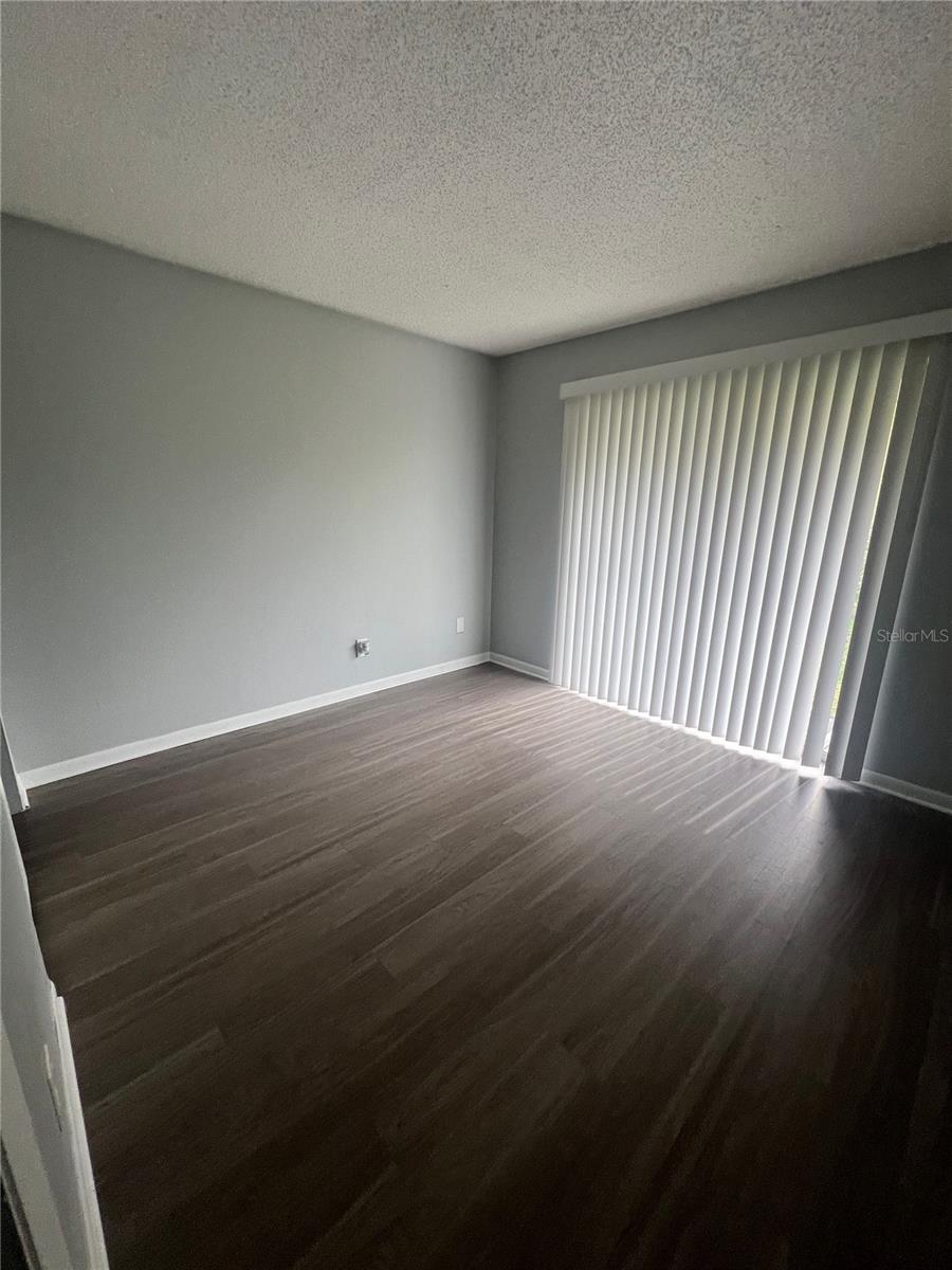 Image 4 of 7 For 709 Oceanside Circle 711