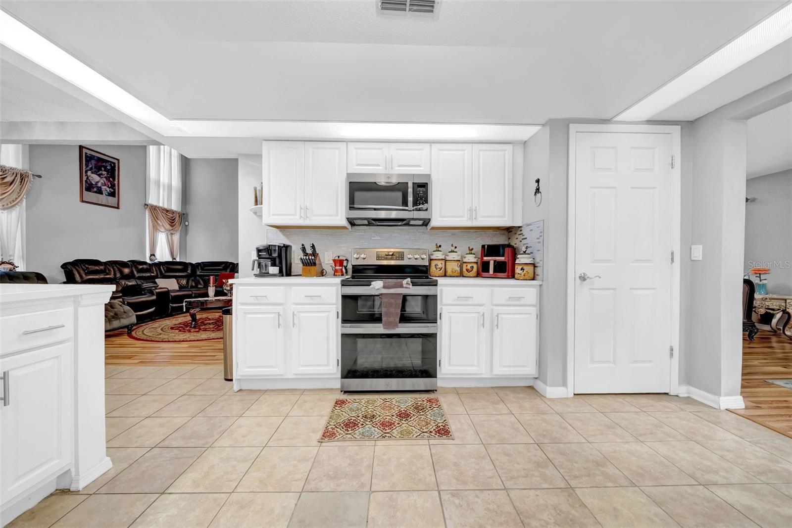 Image 10 of 70 For 10323 Saranac Trail