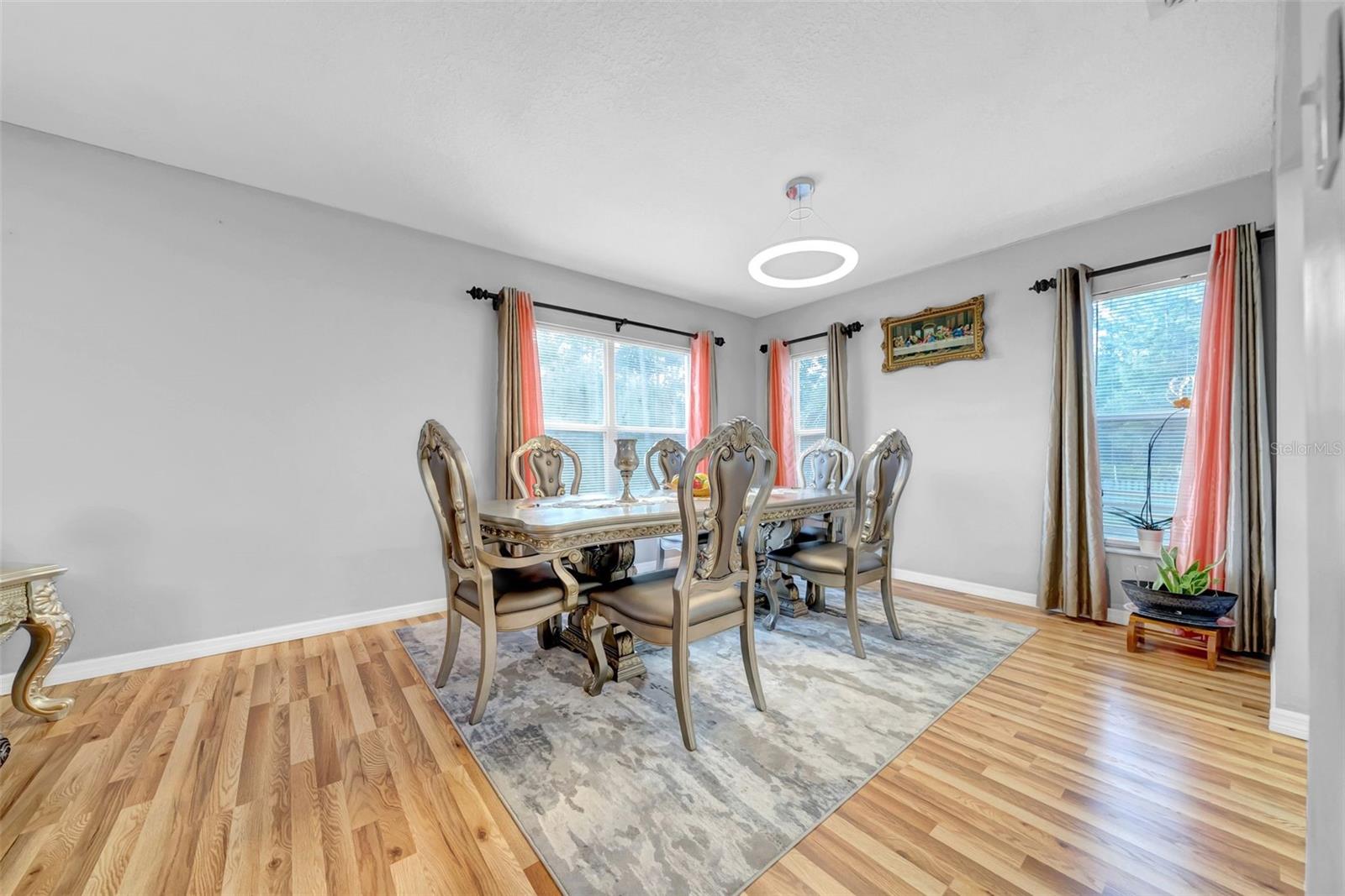 Image 16 of 70 For 10323 Saranac Trail