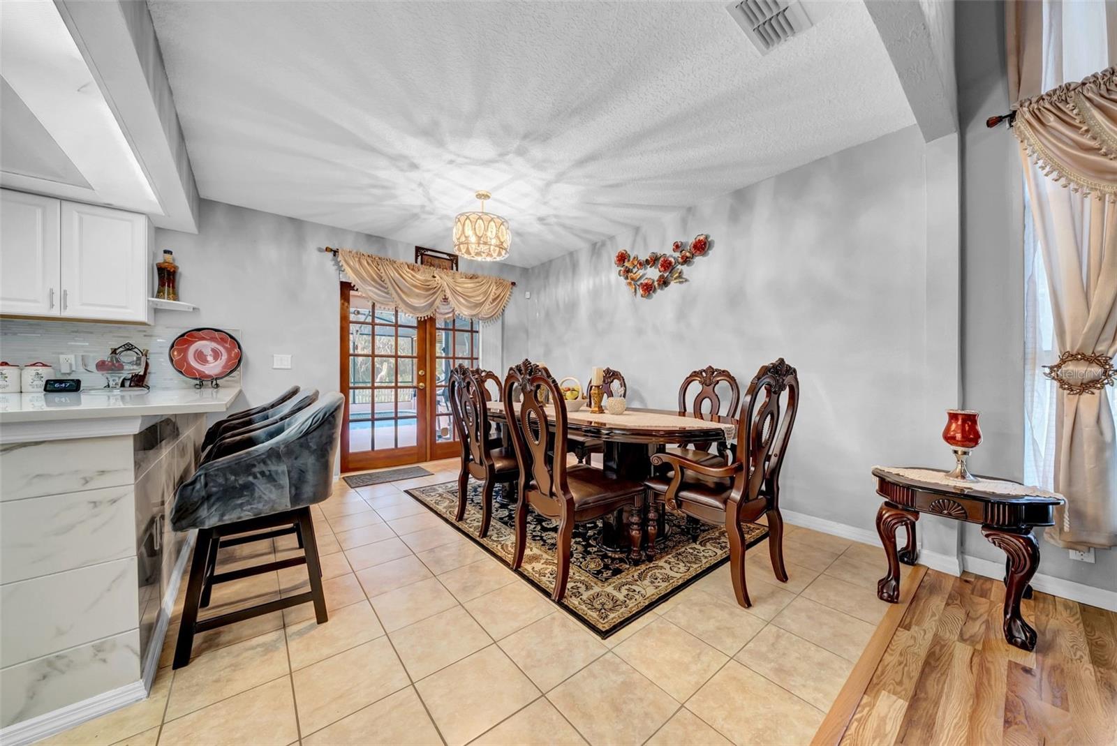 Image 18 of 70 For 10323 Saranac Trail