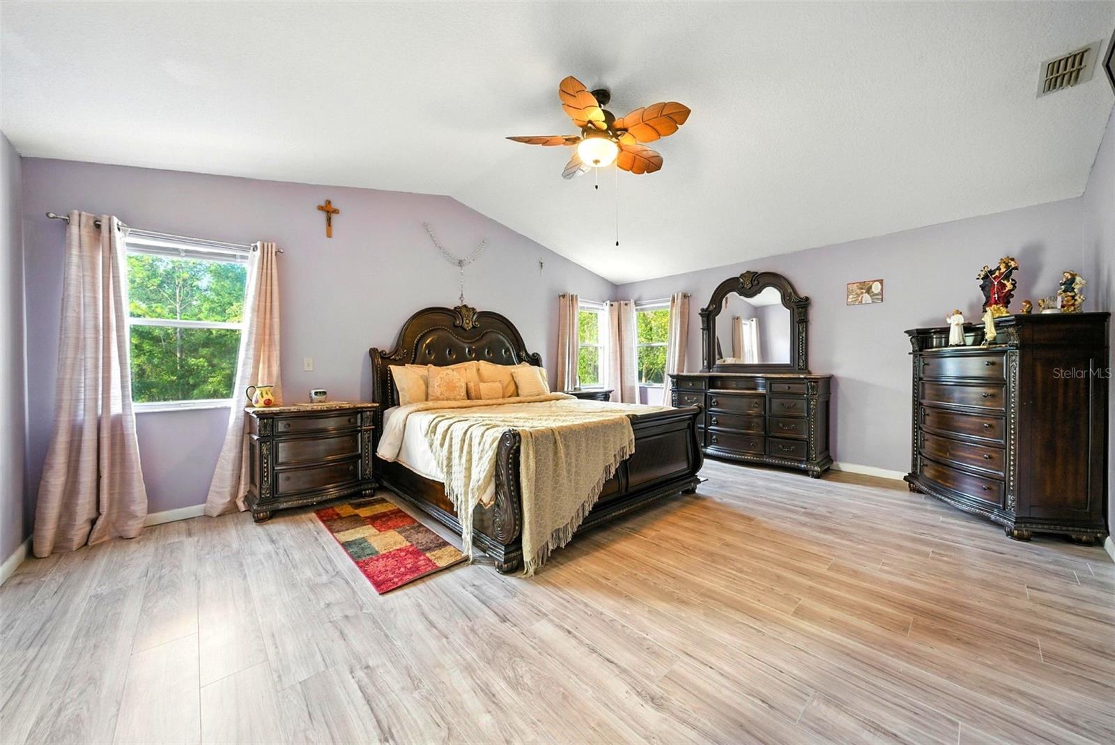 Image 23 of 70 For 10323 Saranac Trail