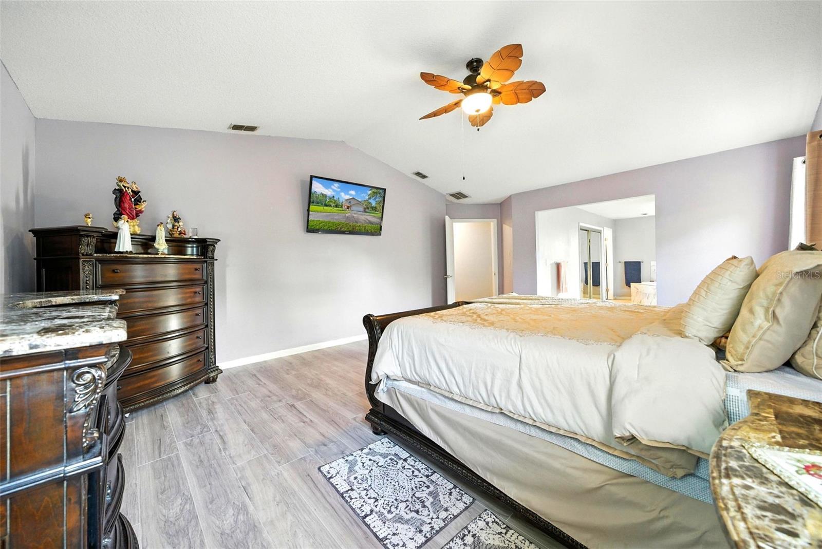 Image 25 of 70 For 10323 Saranac Trail