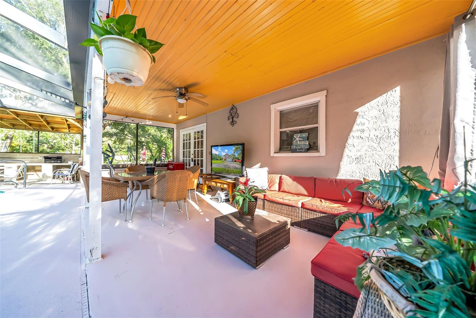 Image 44 of 70 For 10323 Saranac Trail