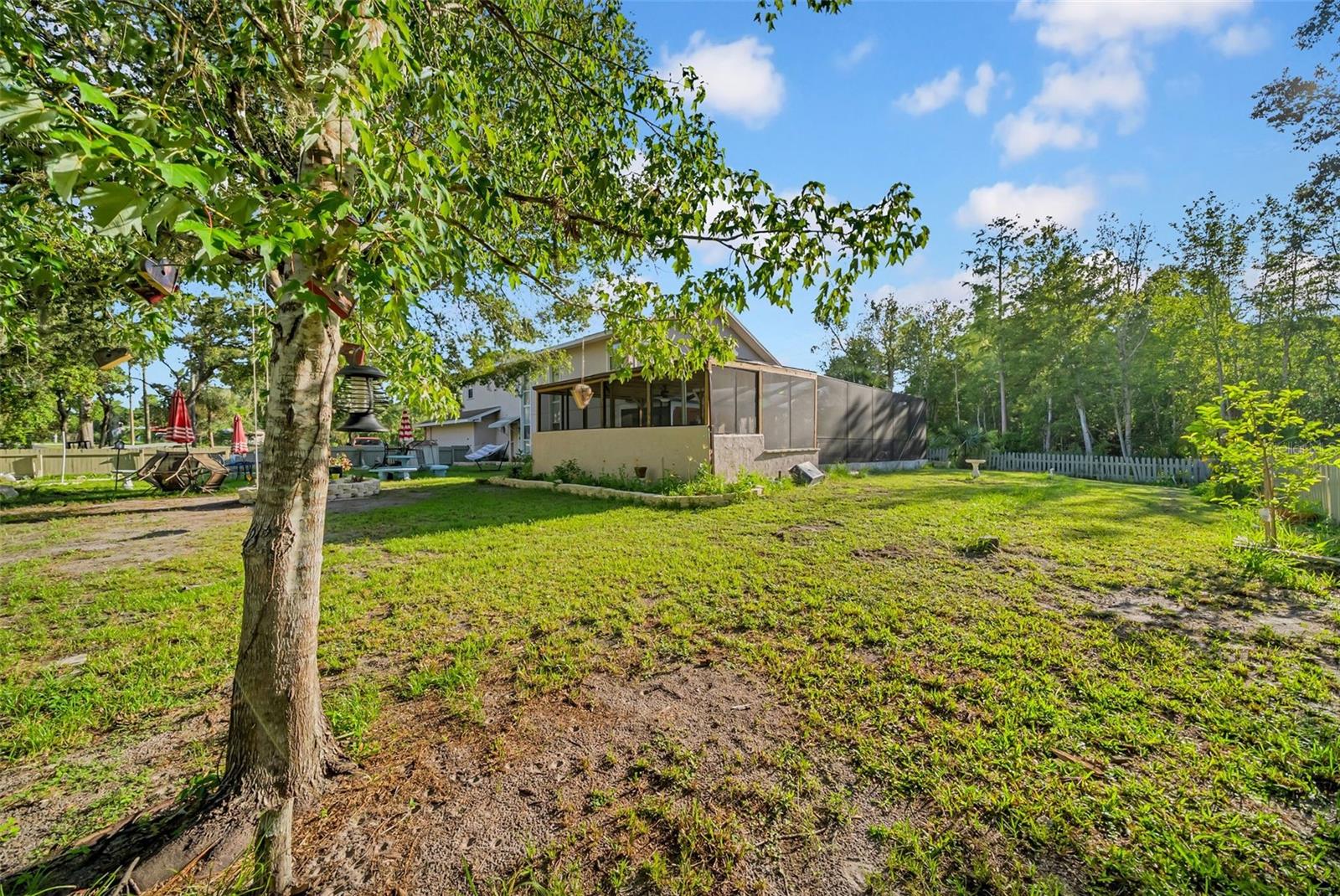 Image 48 of 70 For 10323 Saranac Trail