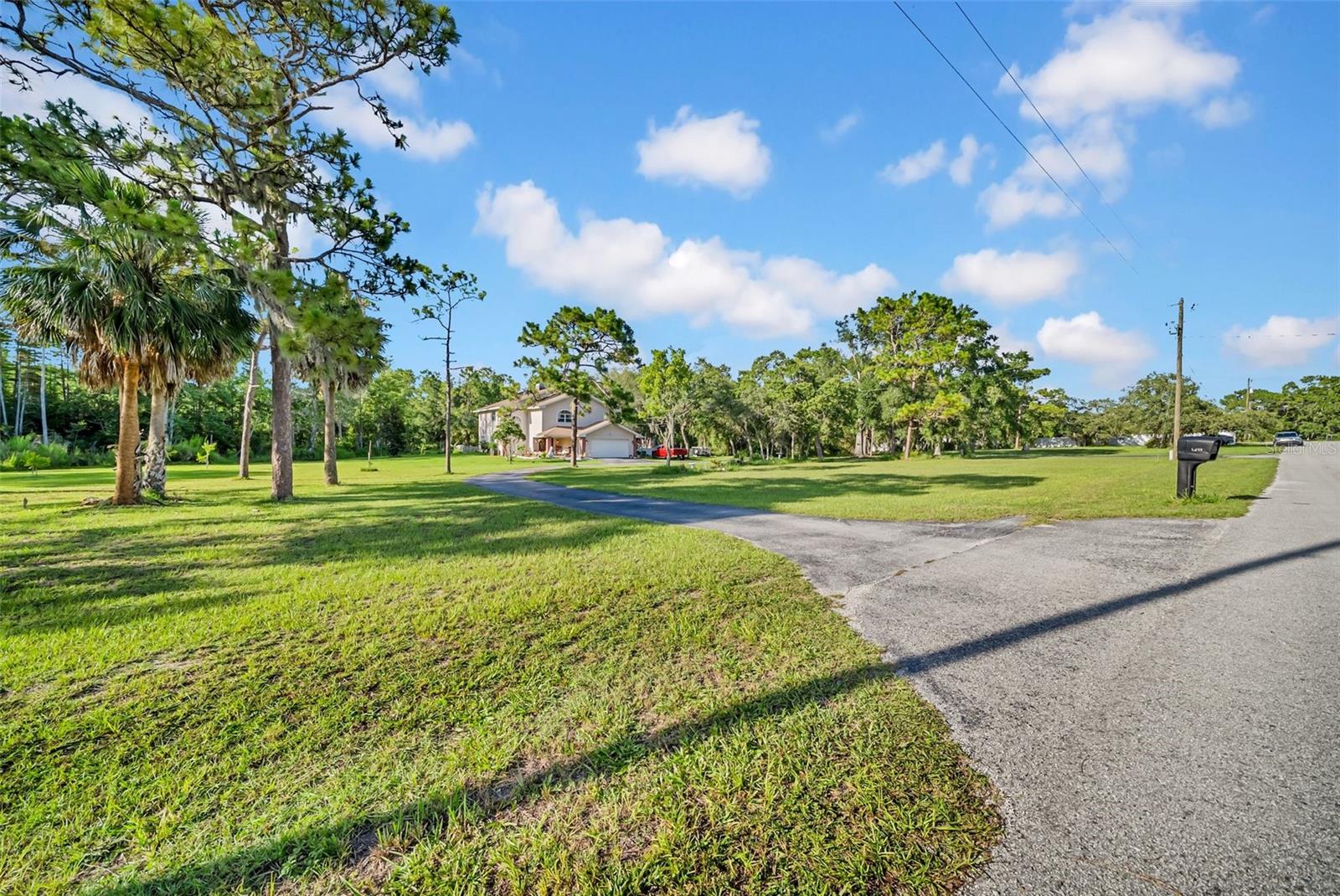 Image 60 of 70 For 10323 Saranac Trail
