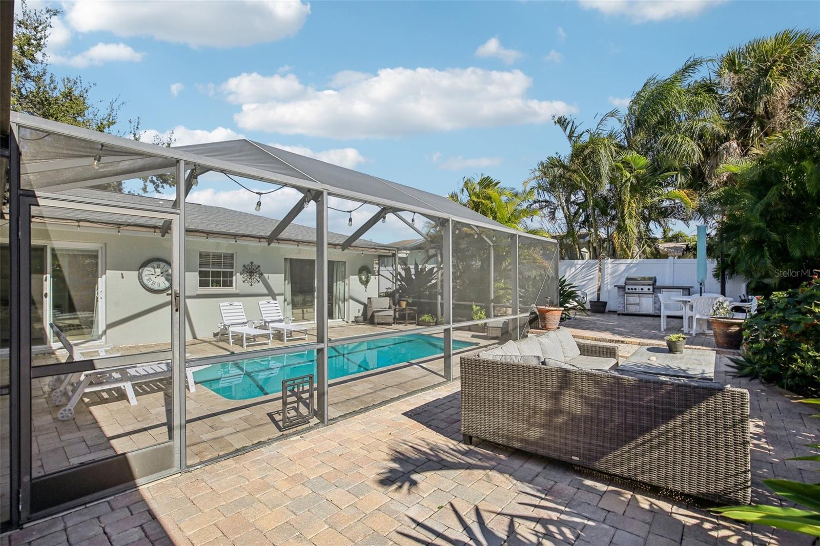 Image 33 of 40 For 3966 High Bluff Drive