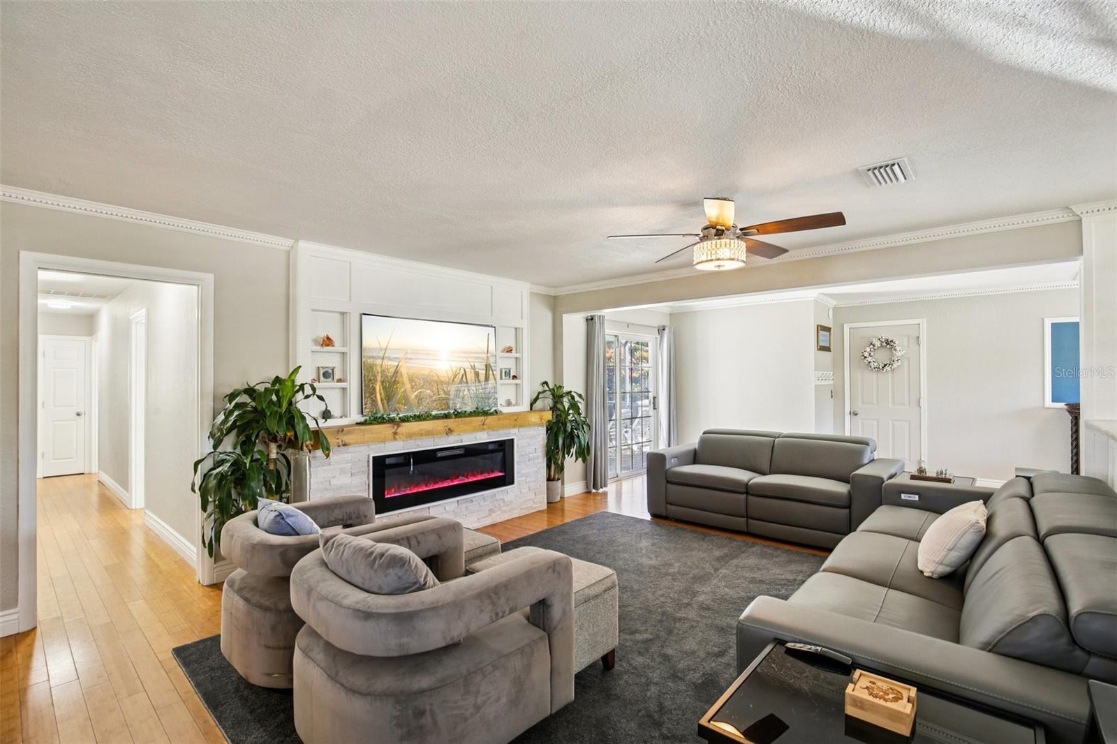 Image 7 of 40 For 3966 High Bluff Drive