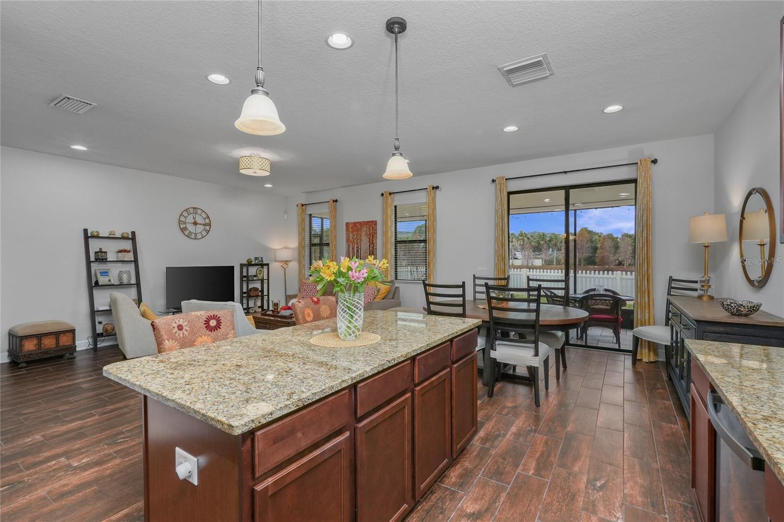 Image 13 of 38 For 8010 Whitetail Deer Way