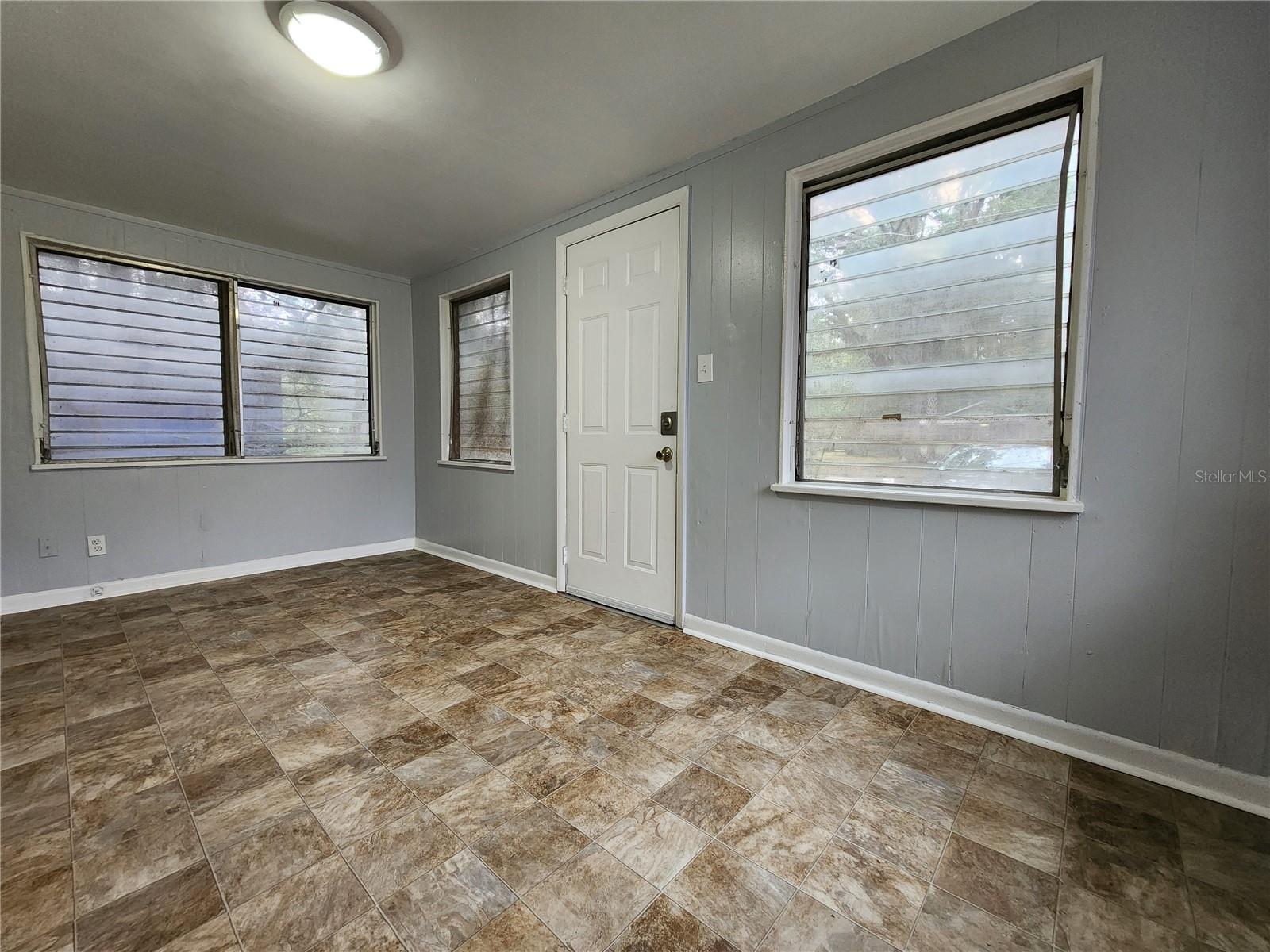 Image 2 of 9 For 1327 3rd Avenue