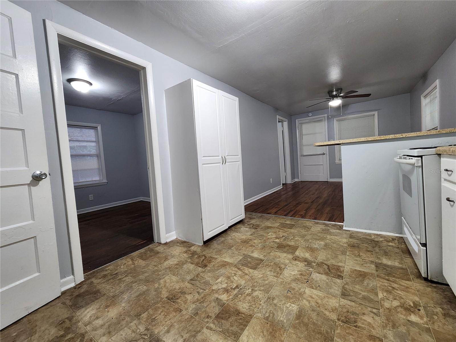 Image 6 of 9 For 1327 3rd Avenue