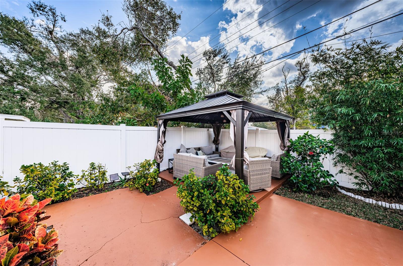 Image 34 of 39 For 5880 81st Avenue N