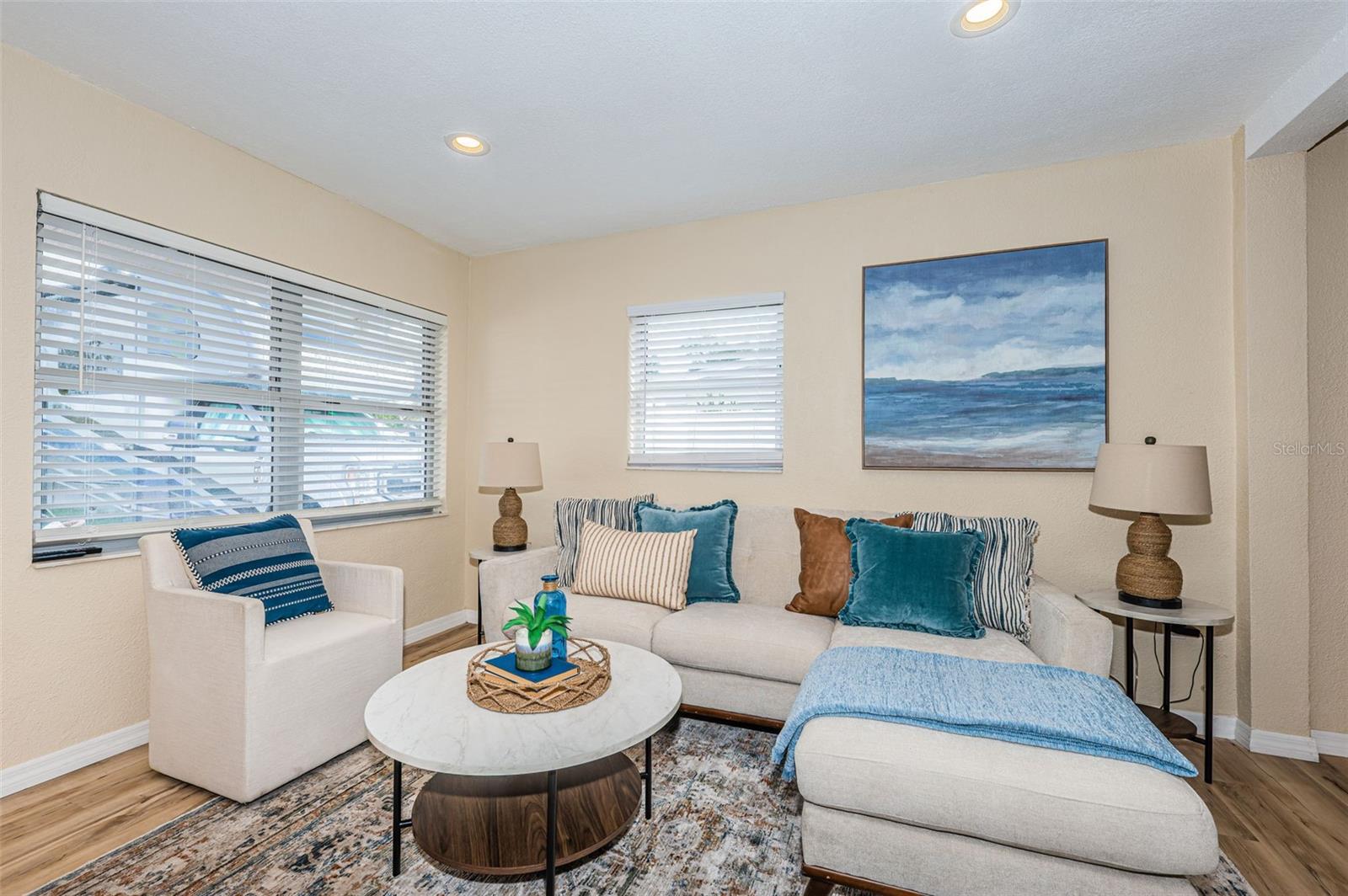 Image 7 of 39 For 5880 81st Avenue N