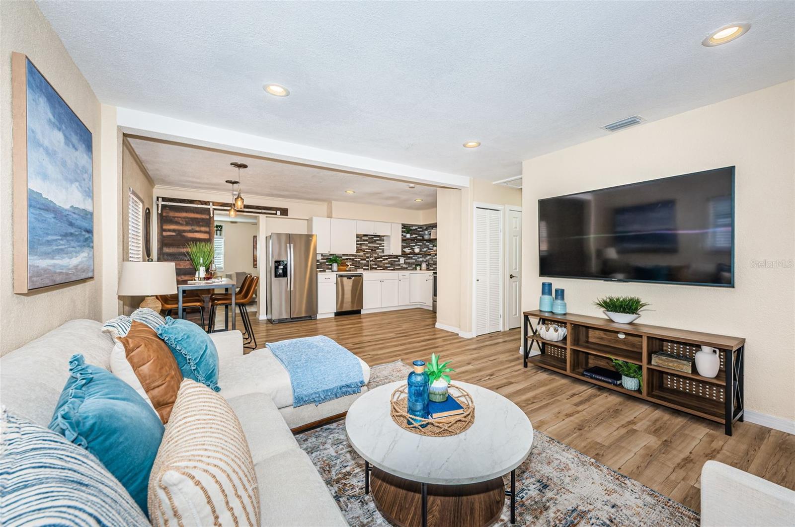 Image 8 of 39 For 5880 81st Avenue N