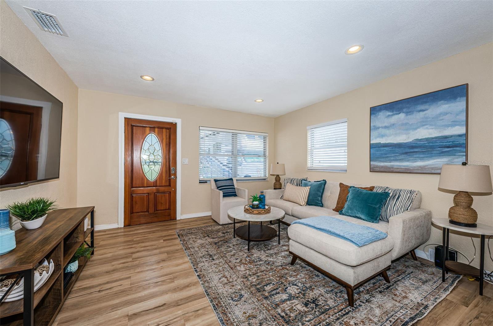 Image 9 of 39 For 5880 81st Avenue N