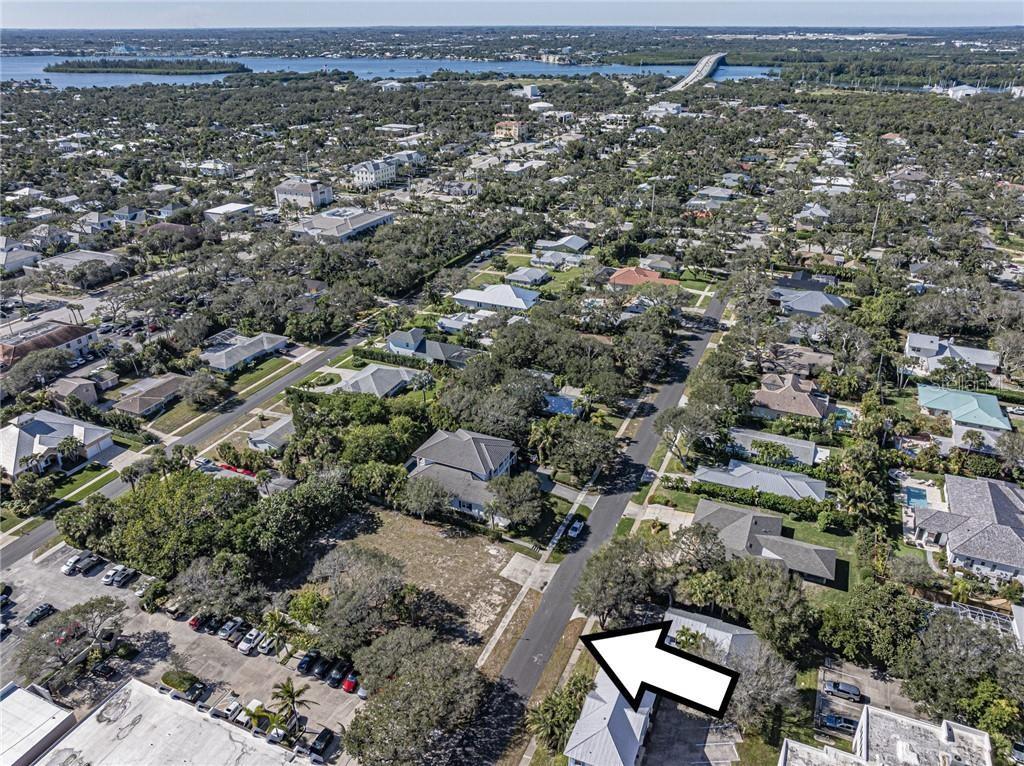 Image 5 of 23 For 846 Banyan Road