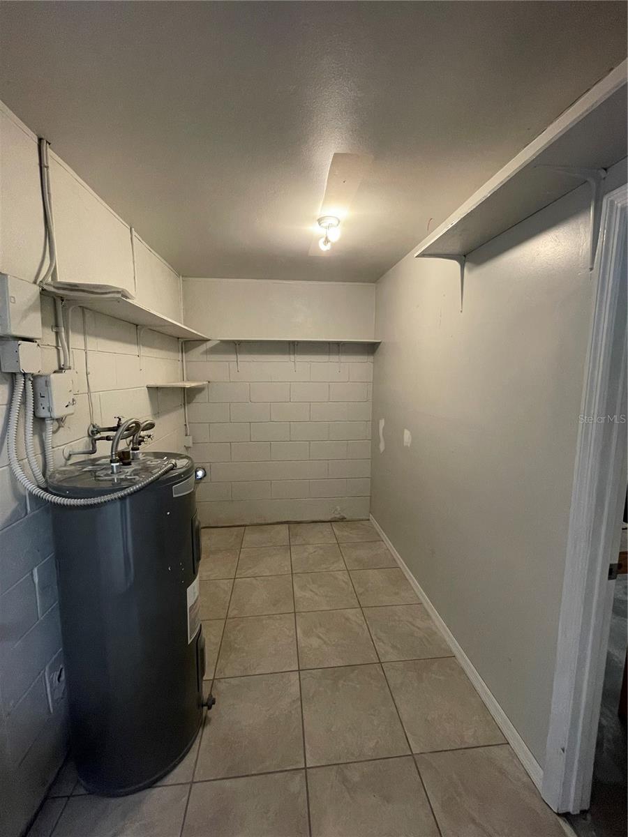 Image 21 of 23 For 7986 Avenal Loop