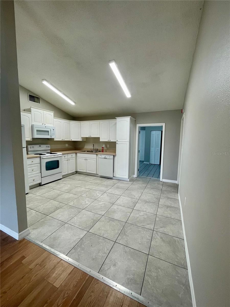 Image 6 of 23 For 7986 Avenal Loop