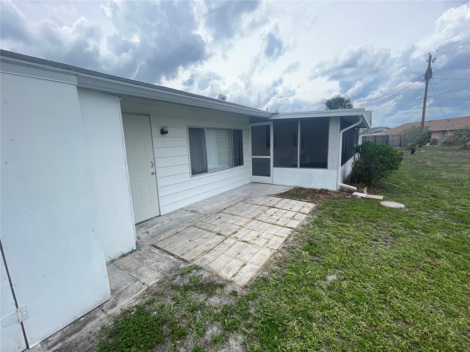 Image 21 of 25 For 701 Cypress Place