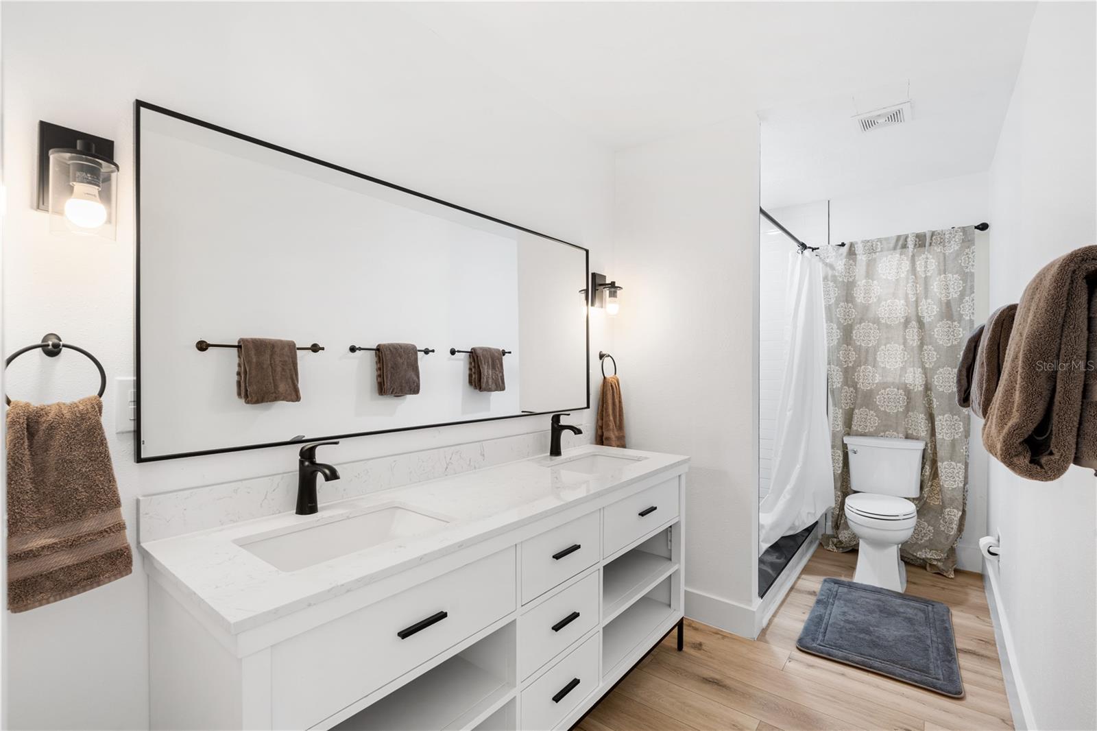 Image 19 of 37 For 3015 Saint Charles Dr Drive