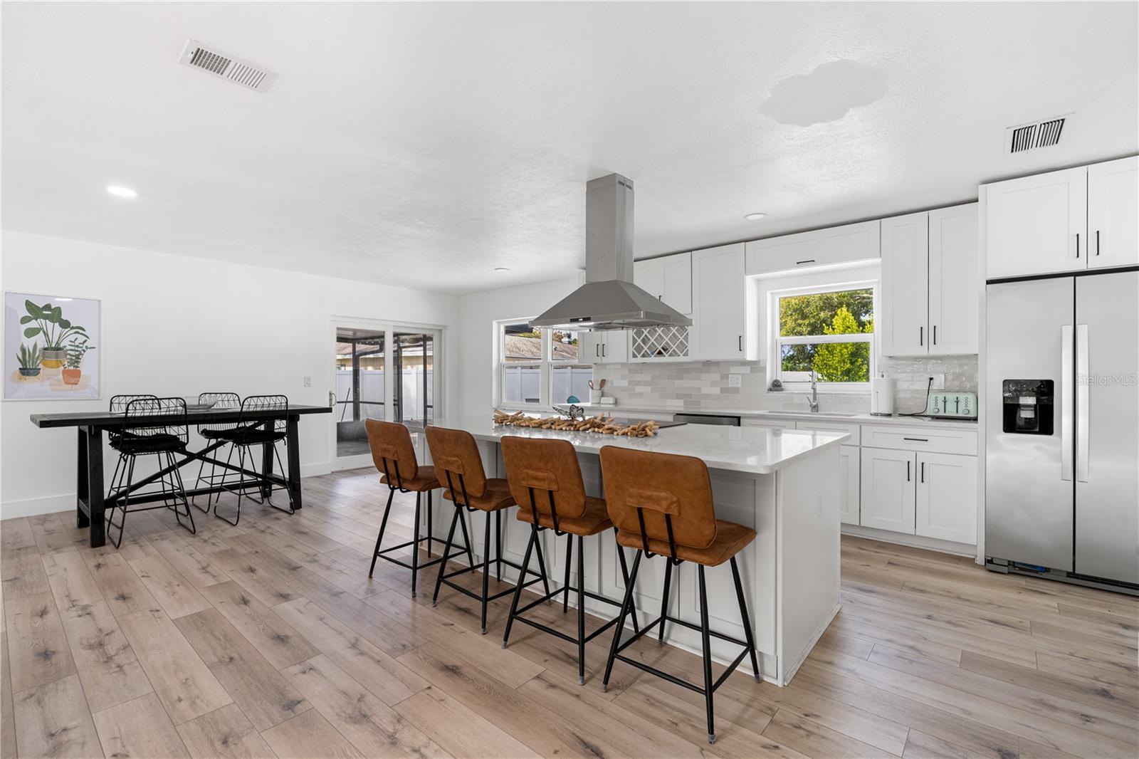 Image 8 of 37 For 3015 Saint Charles Dr Drive