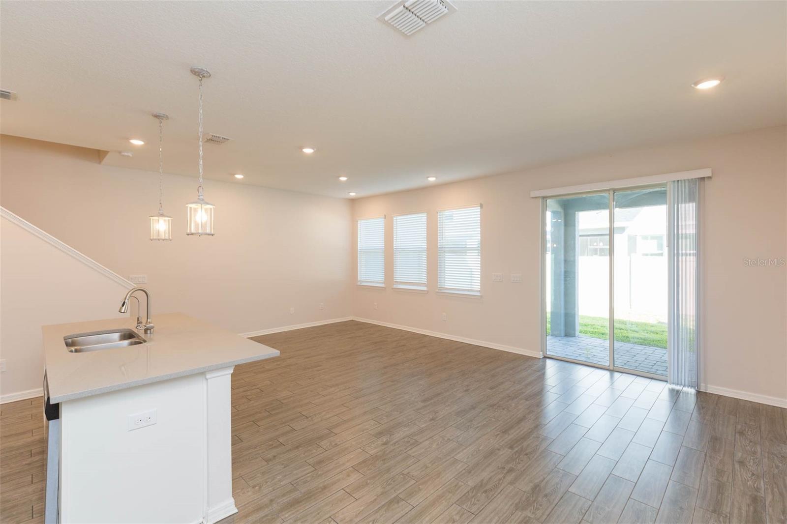 Image 14 of 41 For 1119 Lady Gouldian Court