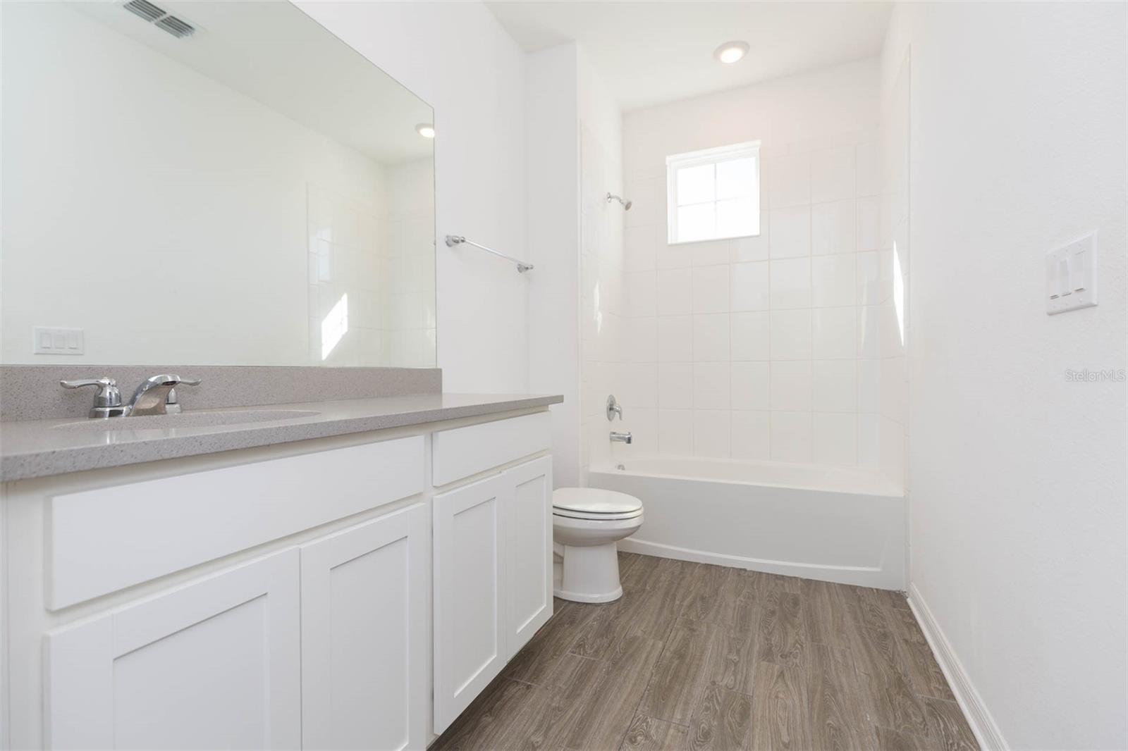 Image 22 of 41 For 1119 Lady Gouldian Court