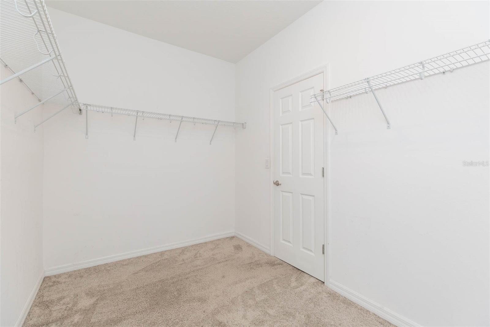 Image 31 of 41 For 1119 Lady Gouldian Court