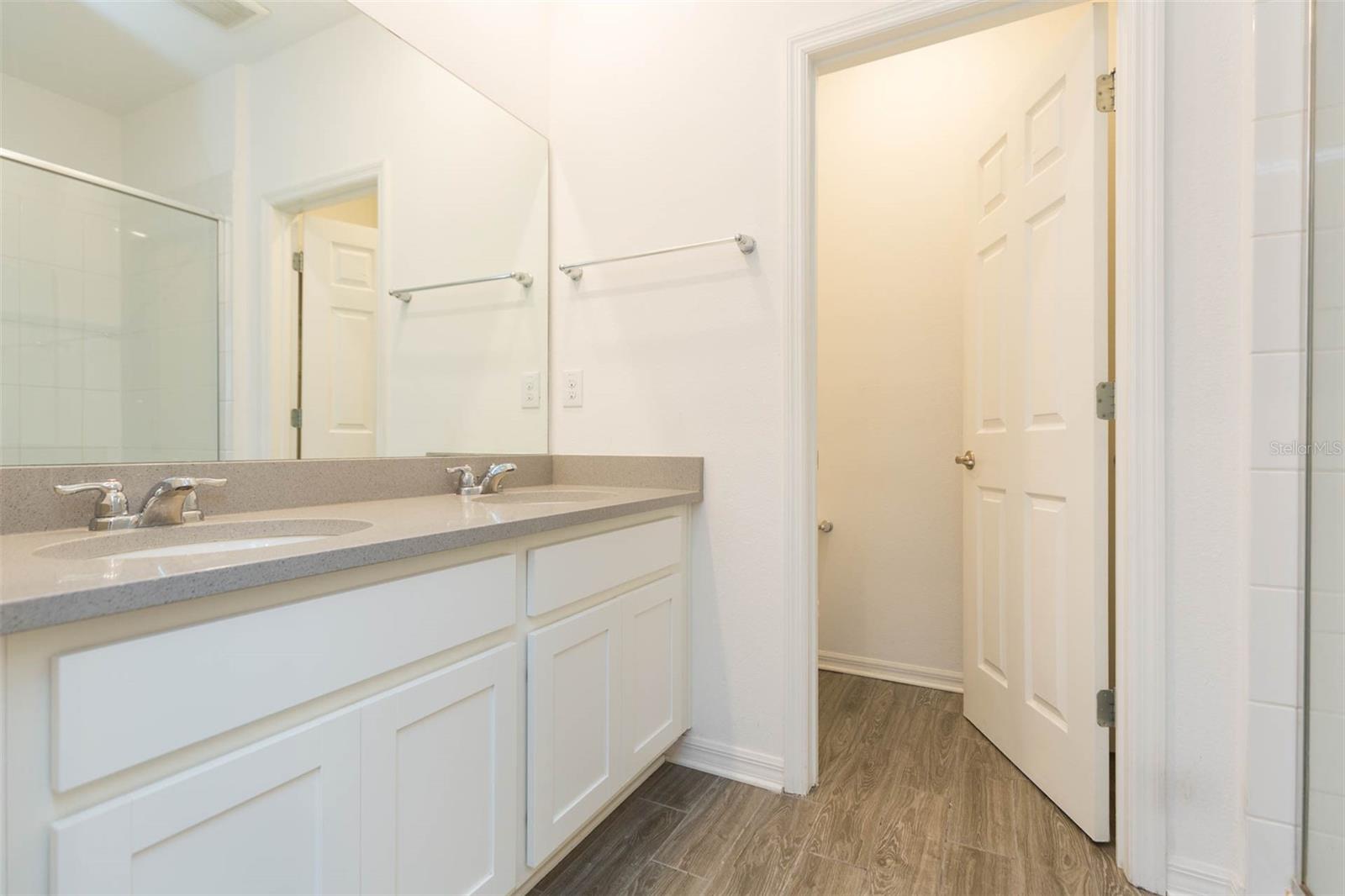 Image 32 of 41 For 1119 Lady Gouldian Court