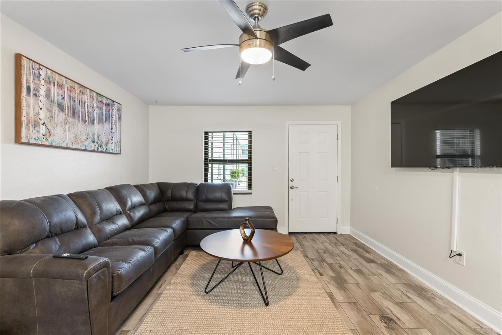 Image 4 of 17 For 3909 Cleveland Street