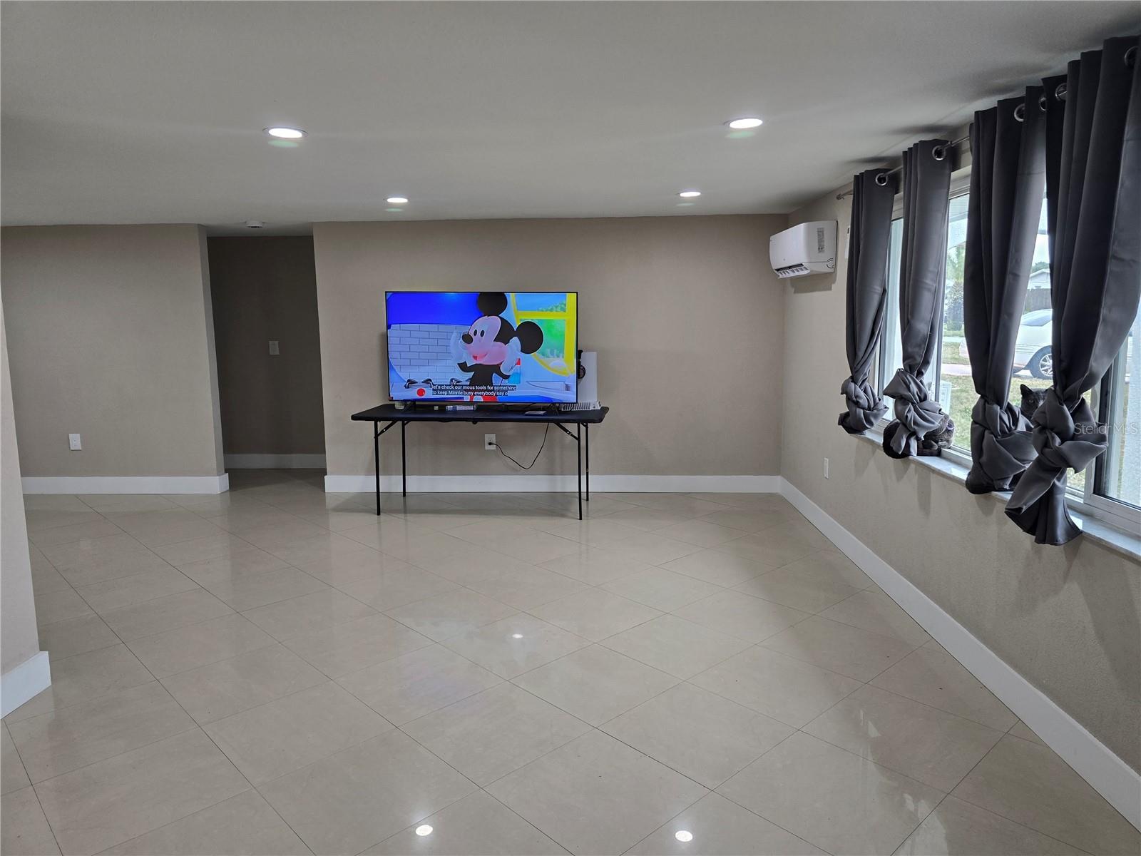 Image 4 of 31 For 5813 Chapman Drive