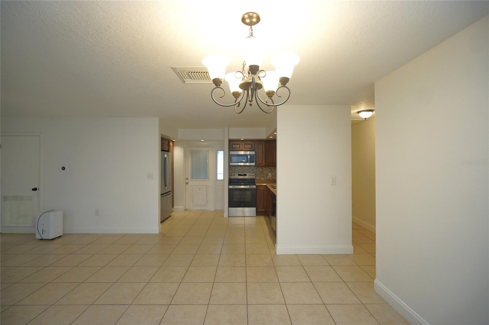 Image 5 of 17 For 4104 Leila Avenue