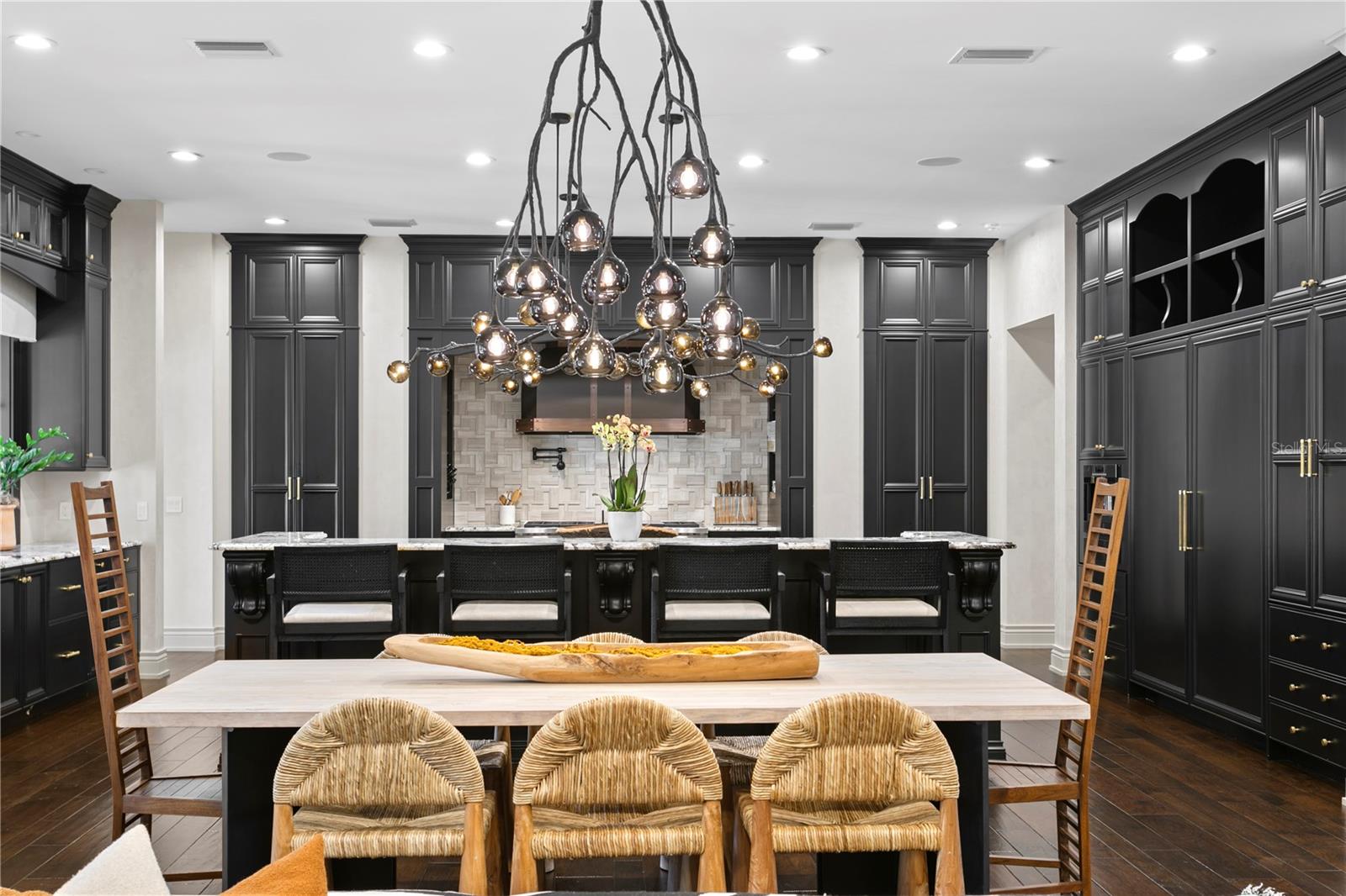 Image 18 of 97 For 4518 Rosemere Road