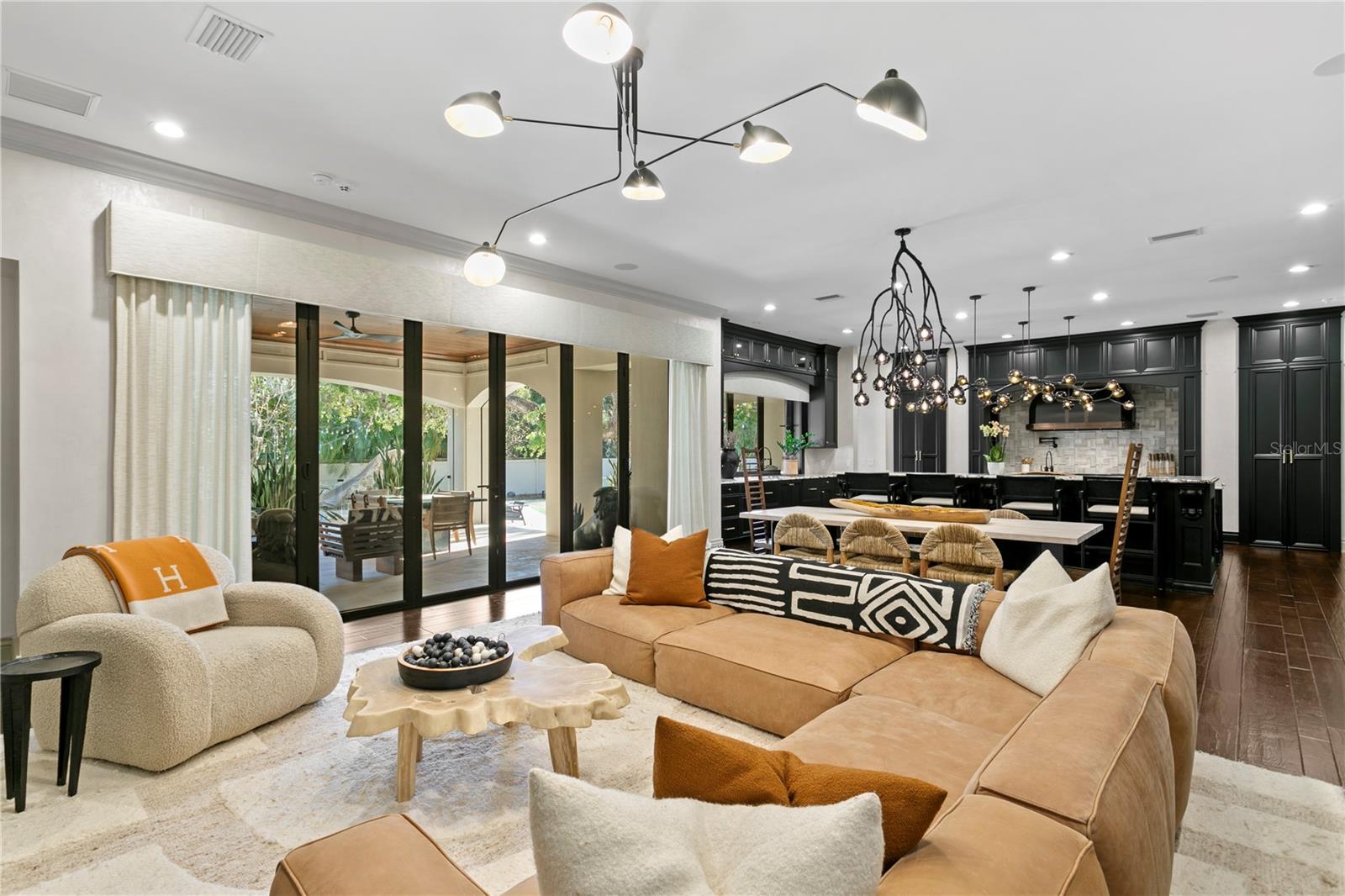 Image 3 of 97 For 4518 Rosemere Road