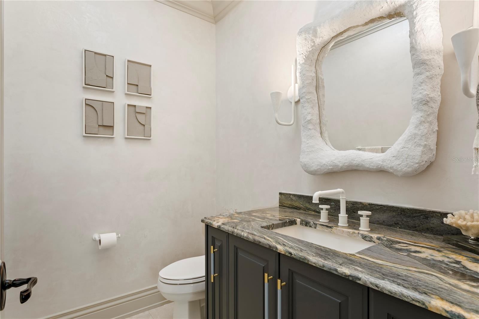 Image 37 of 97 For 4518 Rosemere Road