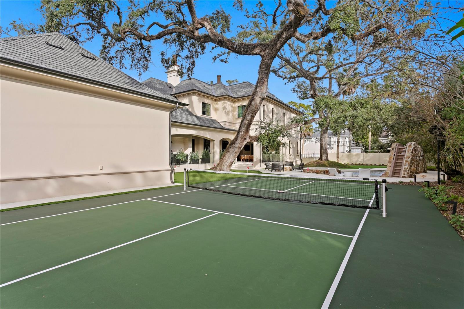 Image 4 of 97 For 4518 Rosemere Road