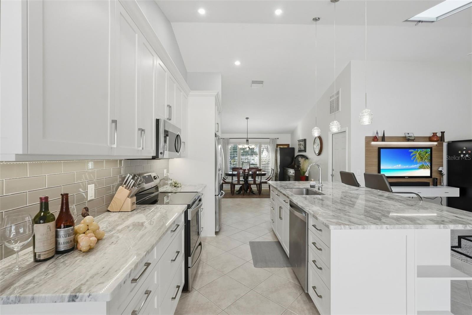 Listing photo id 12 for 3050 Egret Terrace