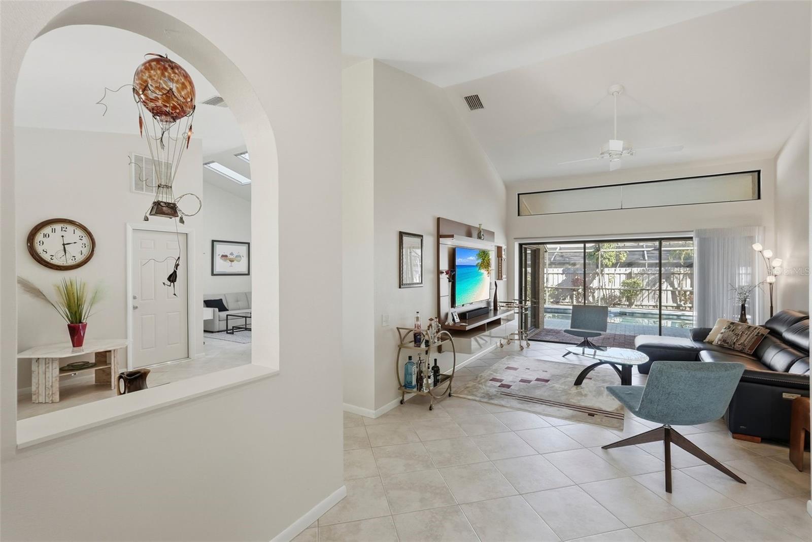 Listing photo id 17 for 3050 Egret Terrace