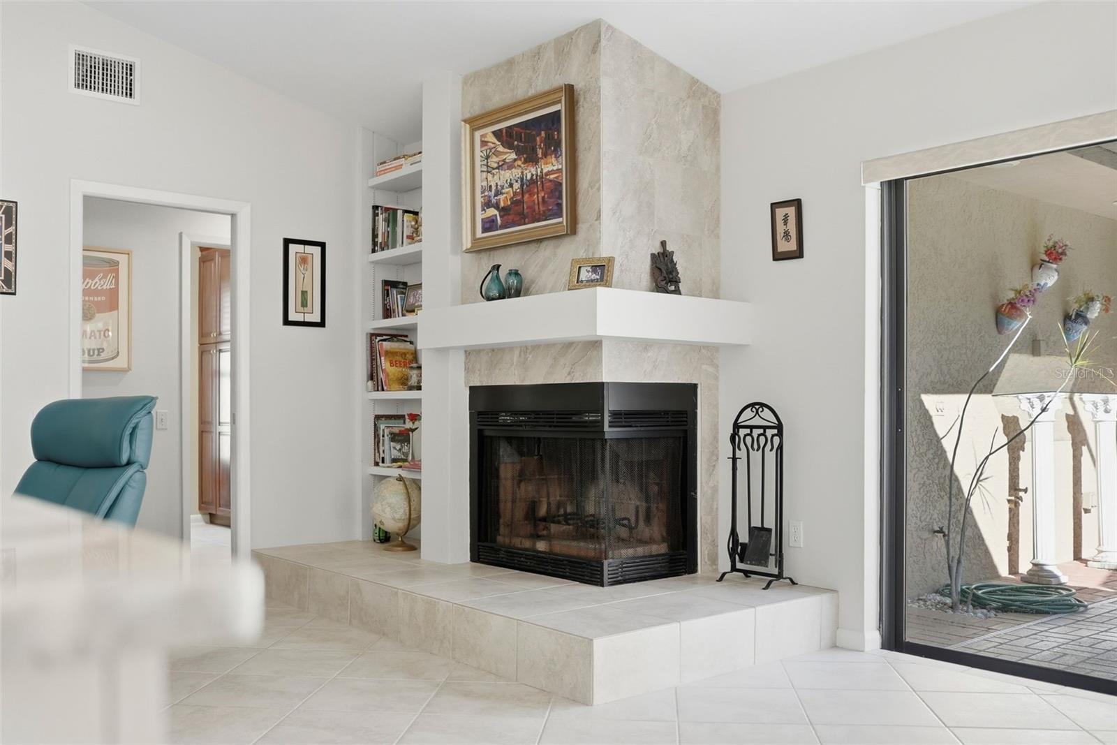 Listing photo id 24 for 3050 Egret Terrace