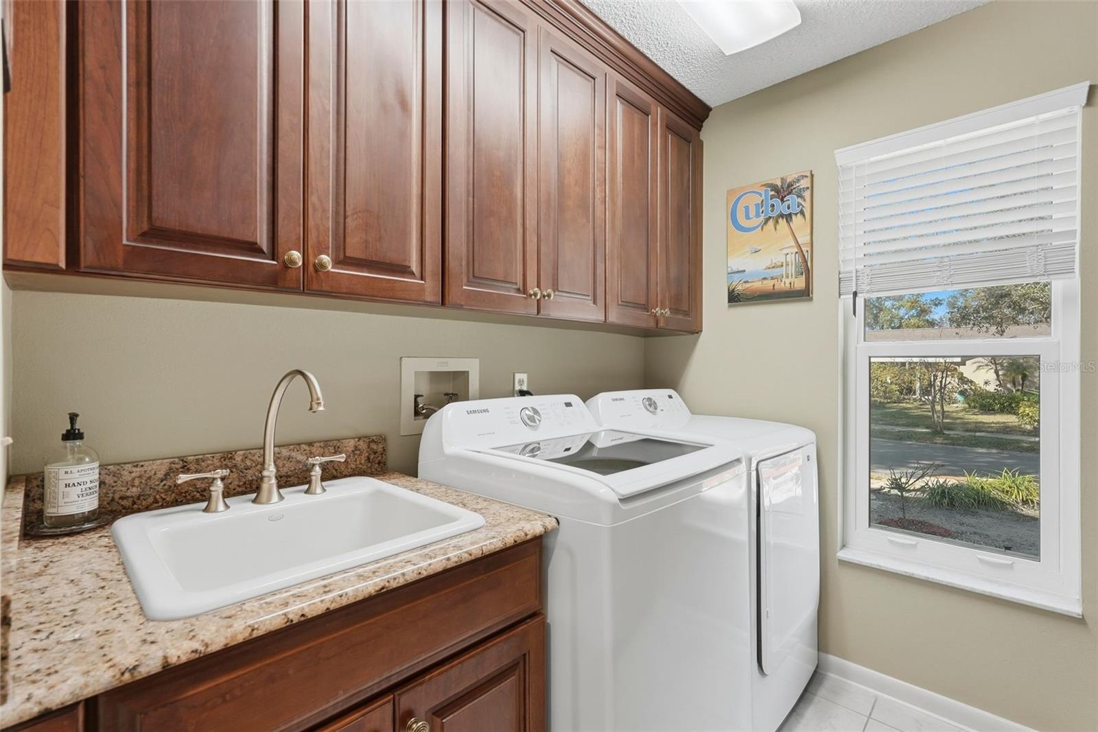 Listing photo id 36 for 3050 Egret Terrace