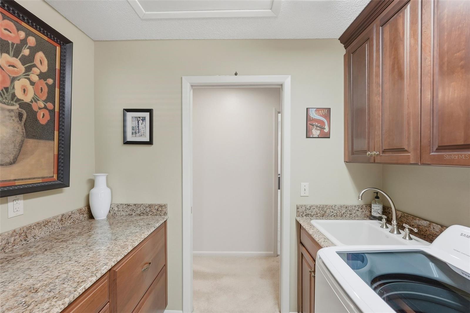 Listing photo id 38 for 3050 Egret Terrace