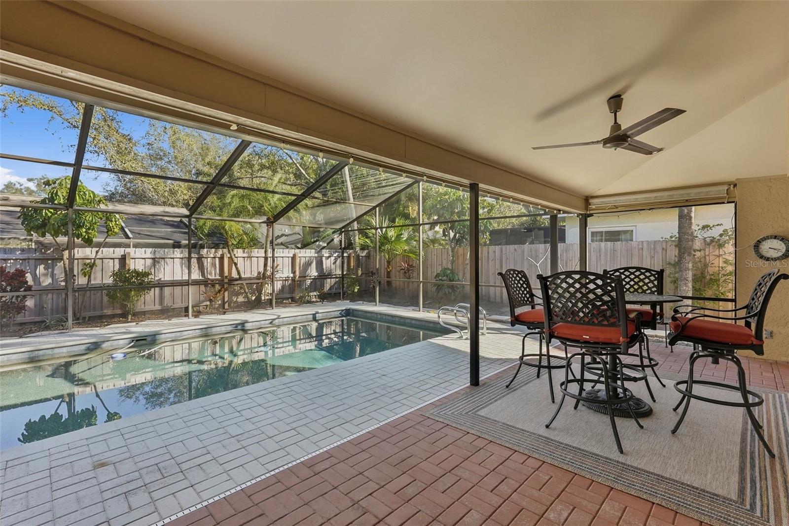 Listing photo id 3 for 3050 Egret Terrace