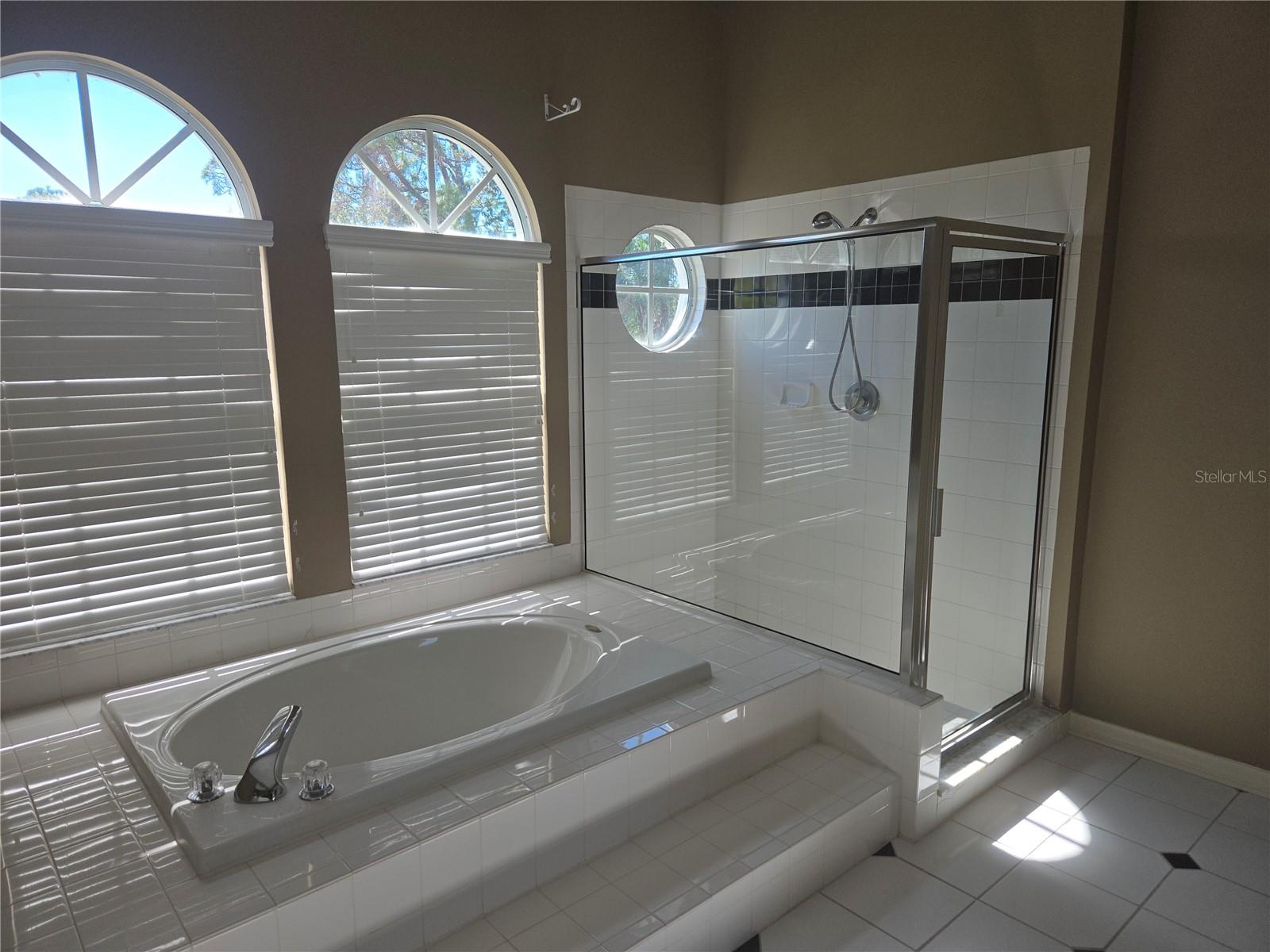 Image 20 of 24 For 2648 Sabal Springs Drive 6