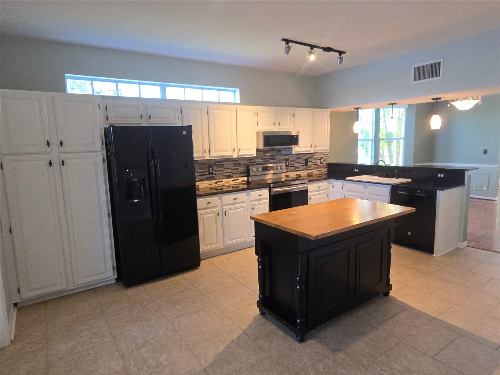 Image 6 of 24 For 2648 Sabal Springs Drive 6