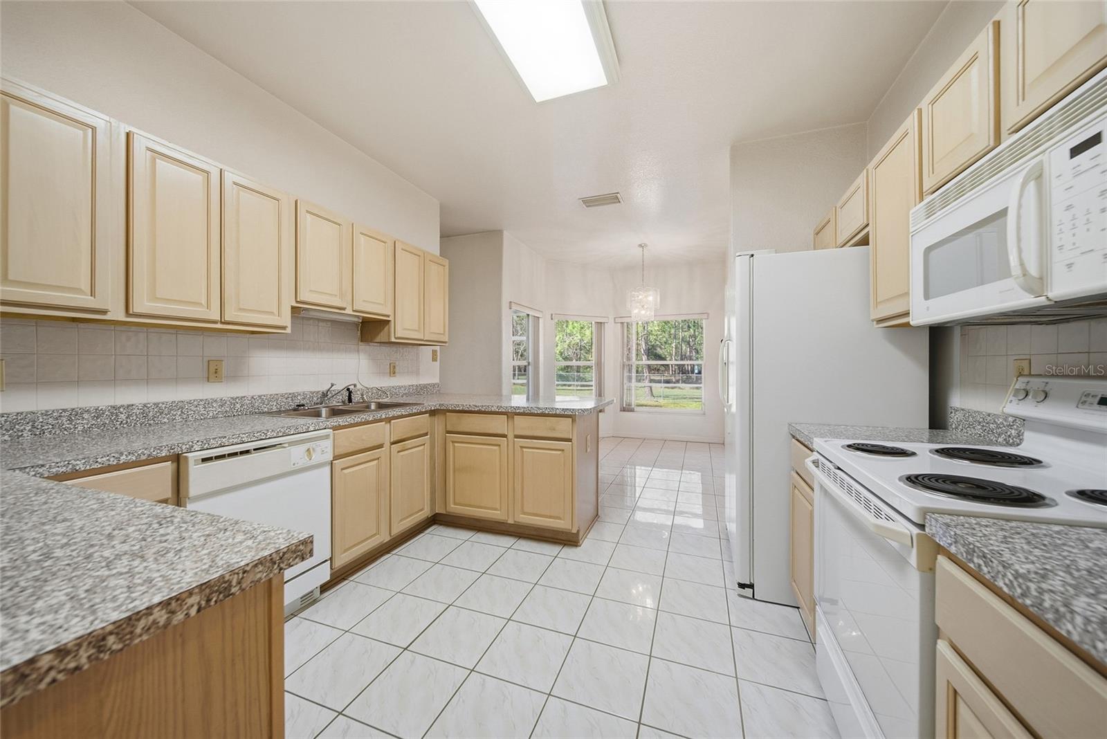 Image 10 of 28 For 24748 Oaks Boulevard