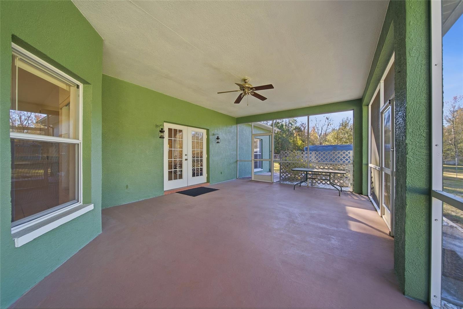 Image 18 of 28 For 24748 Oaks Boulevard