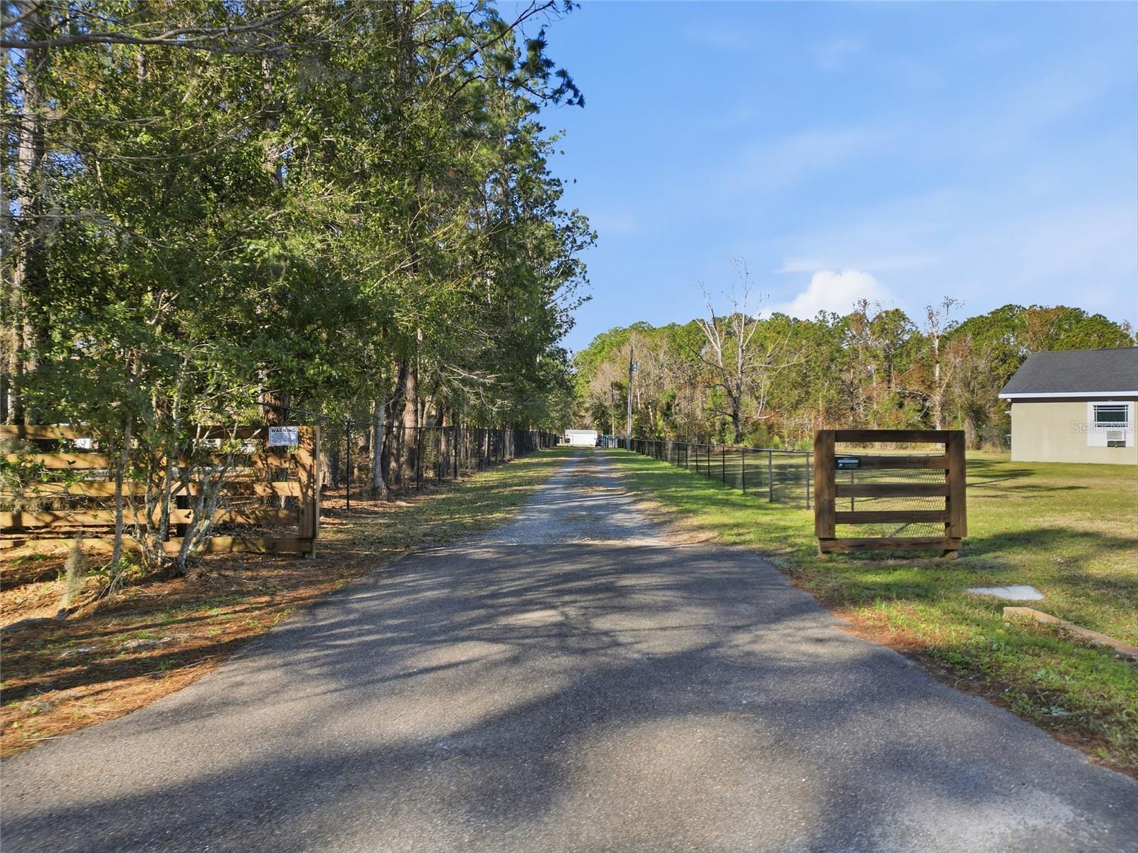 Image 26 of 28 For 24748 Oaks Boulevard