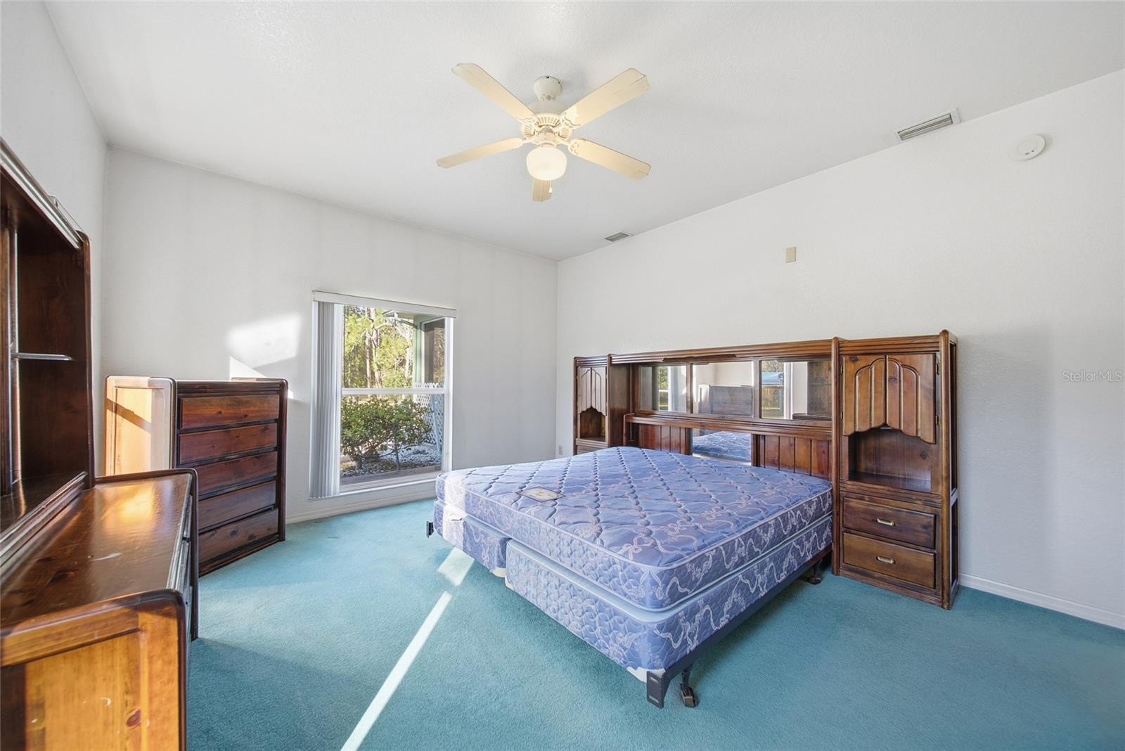 Image 7 of 28 For 24748 Oaks Boulevard