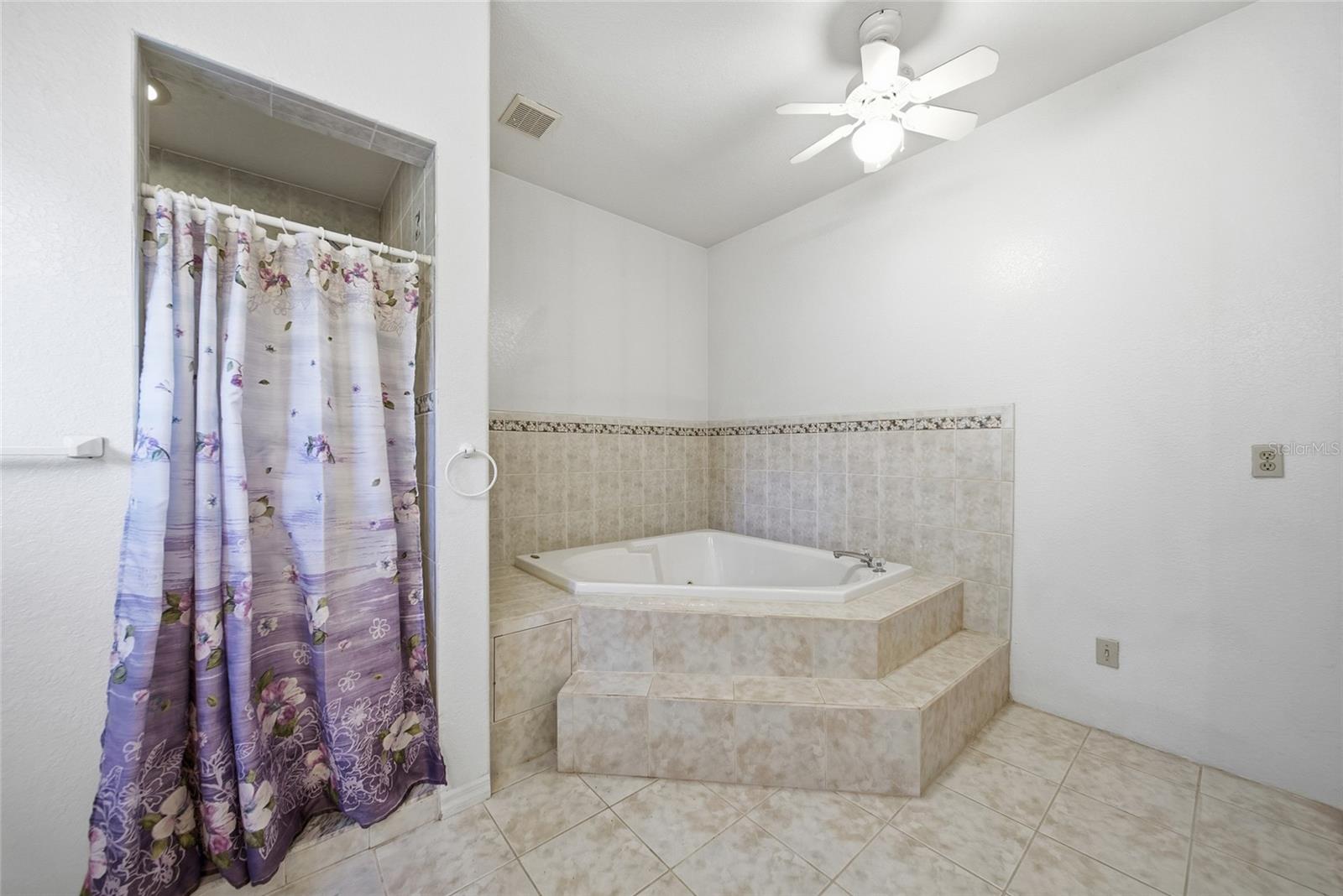 Image 9 of 28 For 24748 Oaks Boulevard