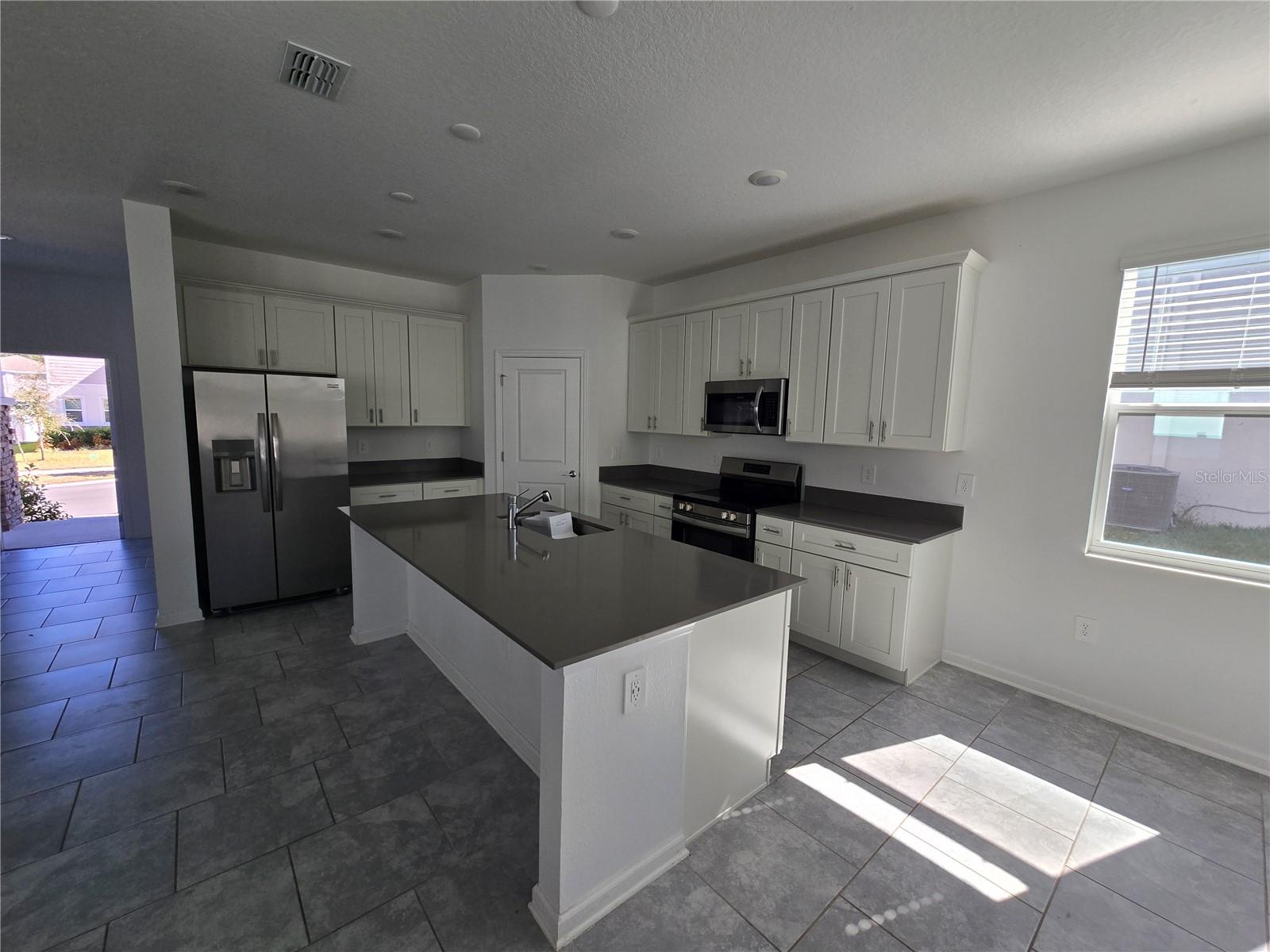 Image 7 of 41 For 2188 Sweet Honey Lane