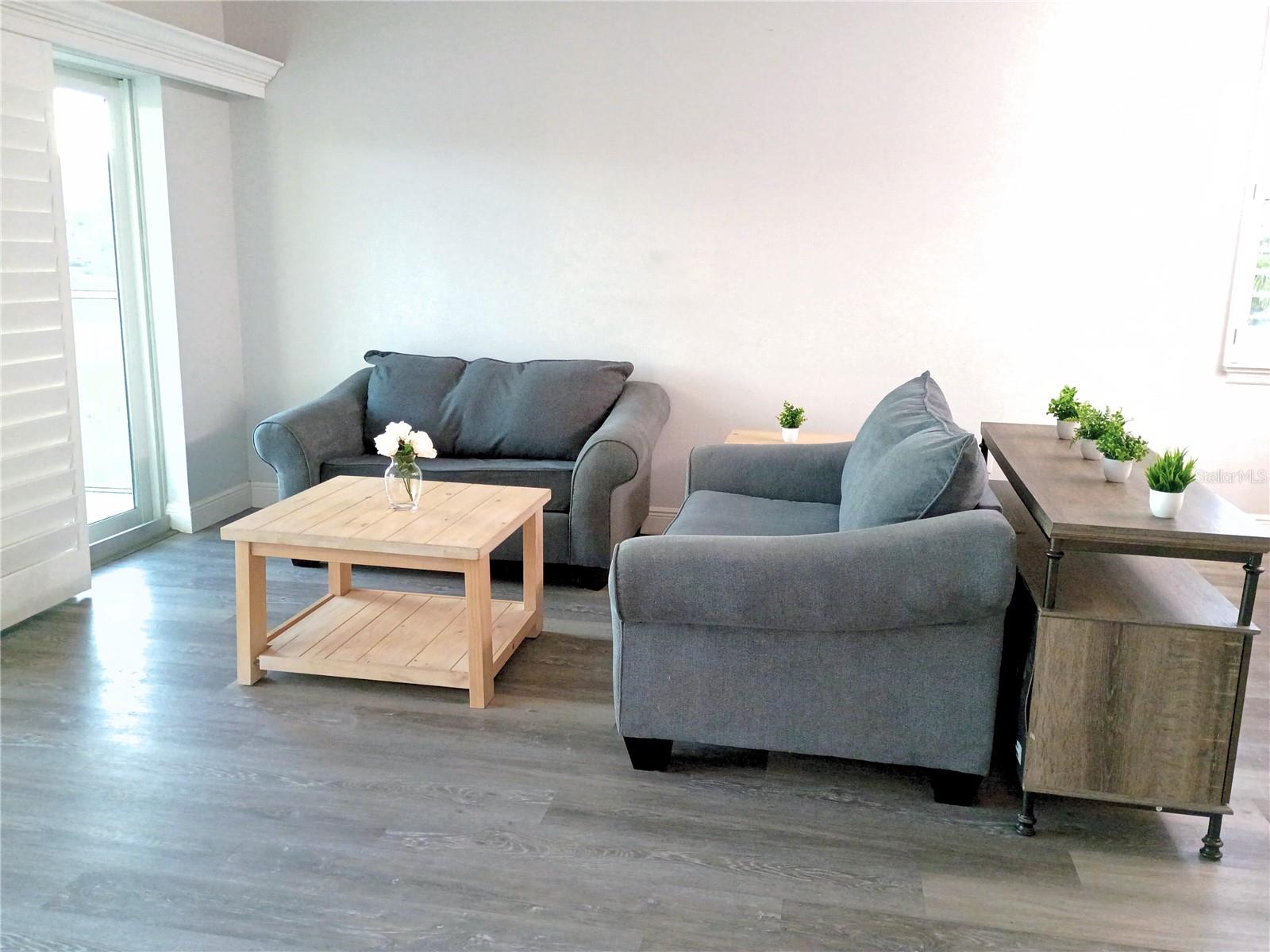 Image 5 of 49 For 960 Starkey Road 8106